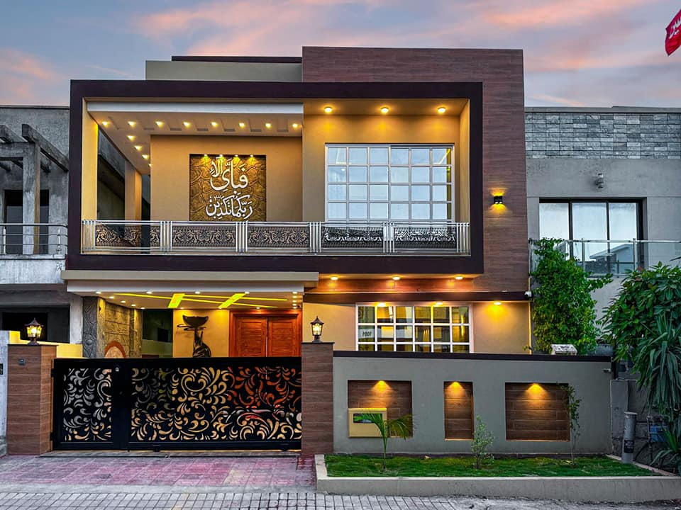 10 Marla Modern House For Sale In Gulberg II Lahore